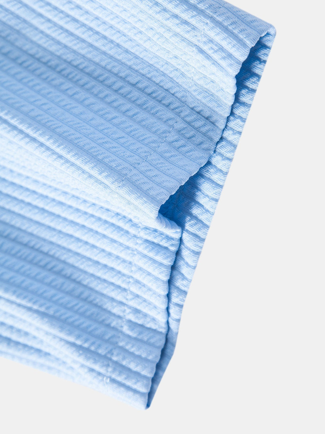 Camicia e pantaloni corti con colletto a coste muscolari