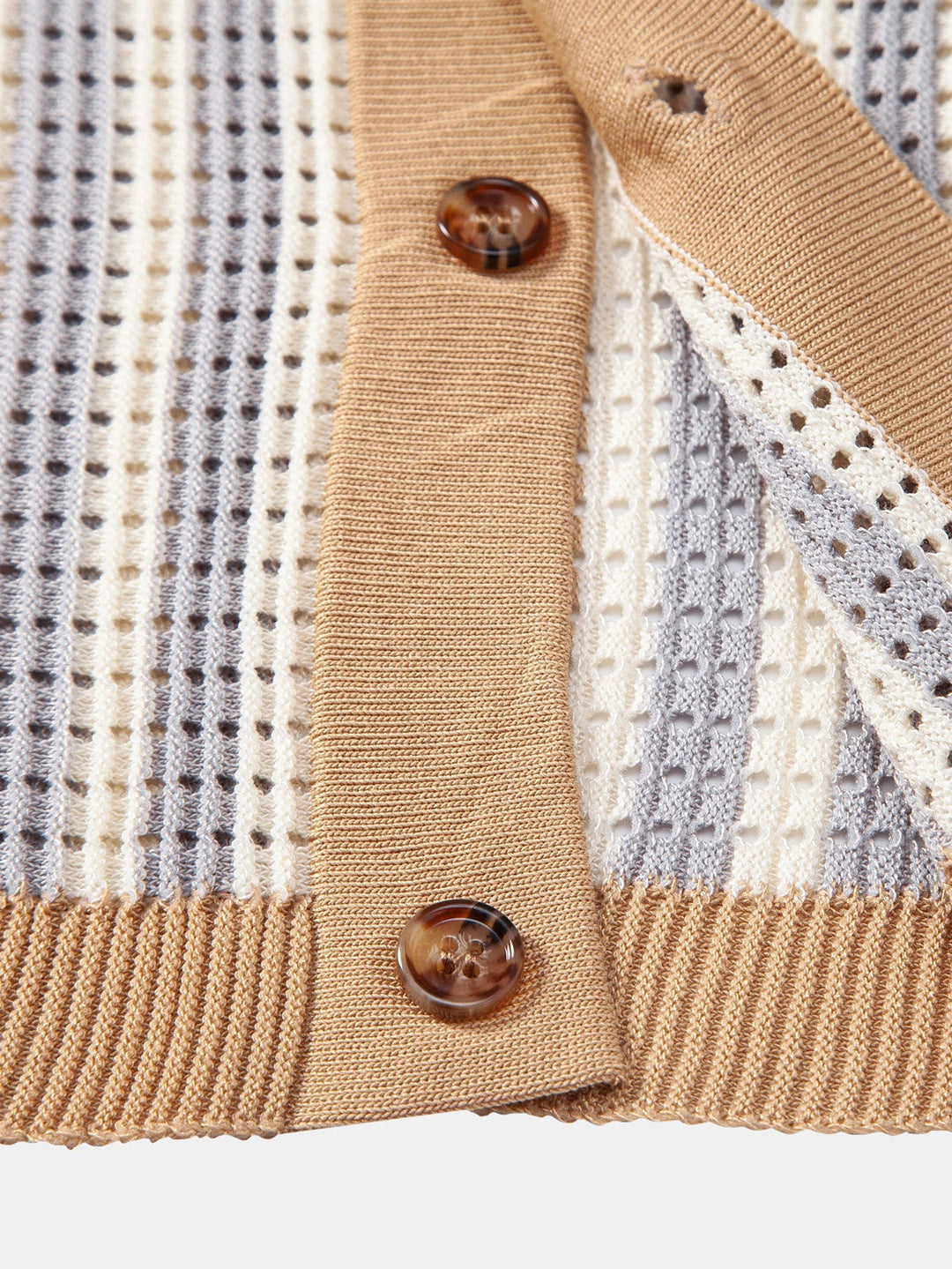 Camicia in crochet a occhielli a righe