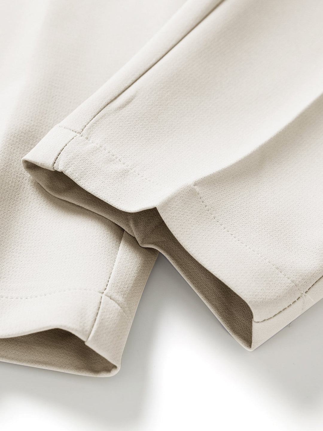 Pantaloni slim fit a gamba affusolata corti