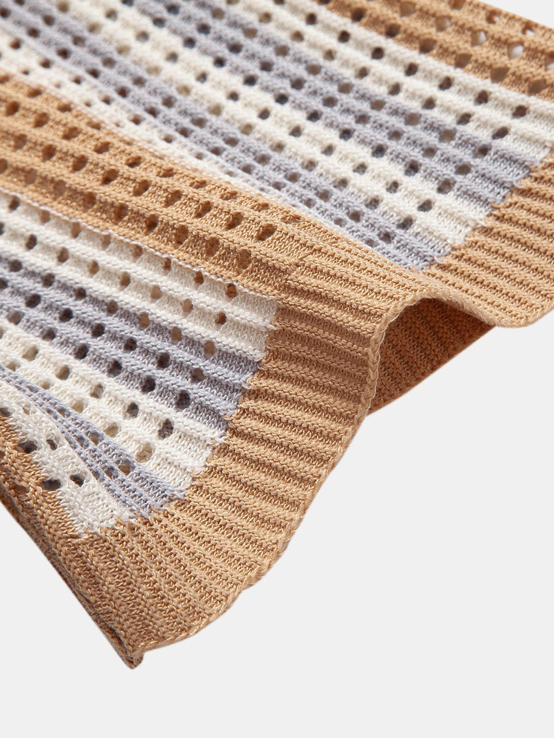 Camicia in crochet a occhielli a righe