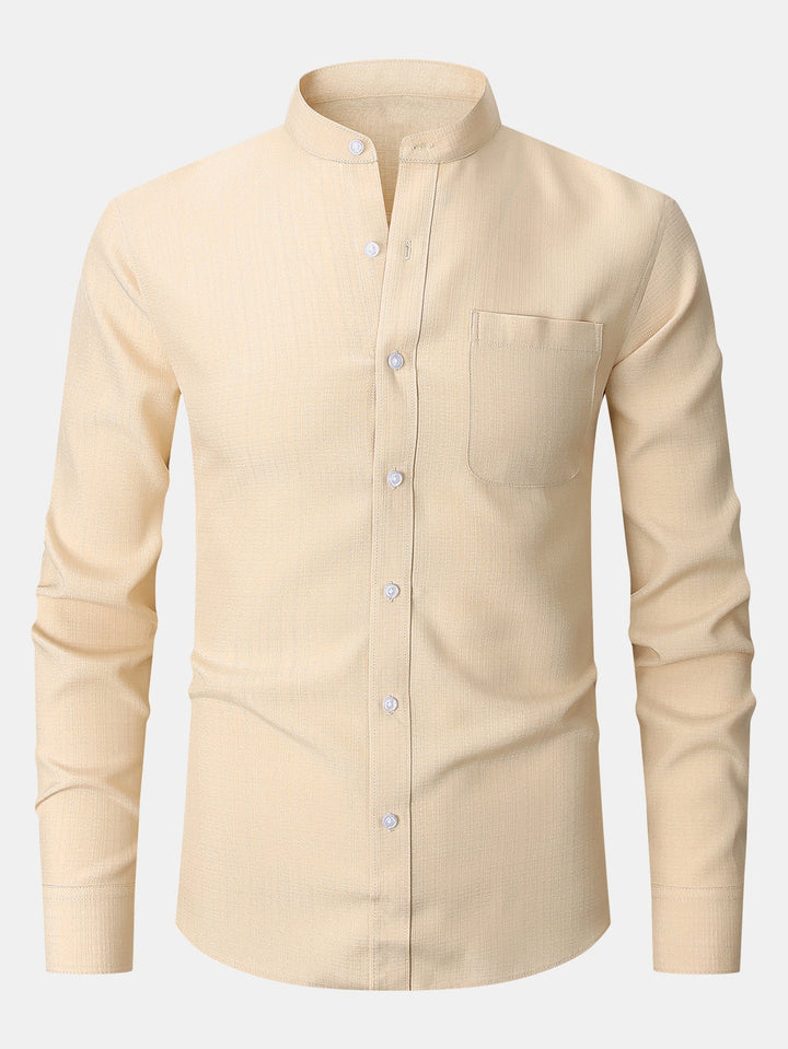 Camicia strutturata con colletto alto e maniche lunghe