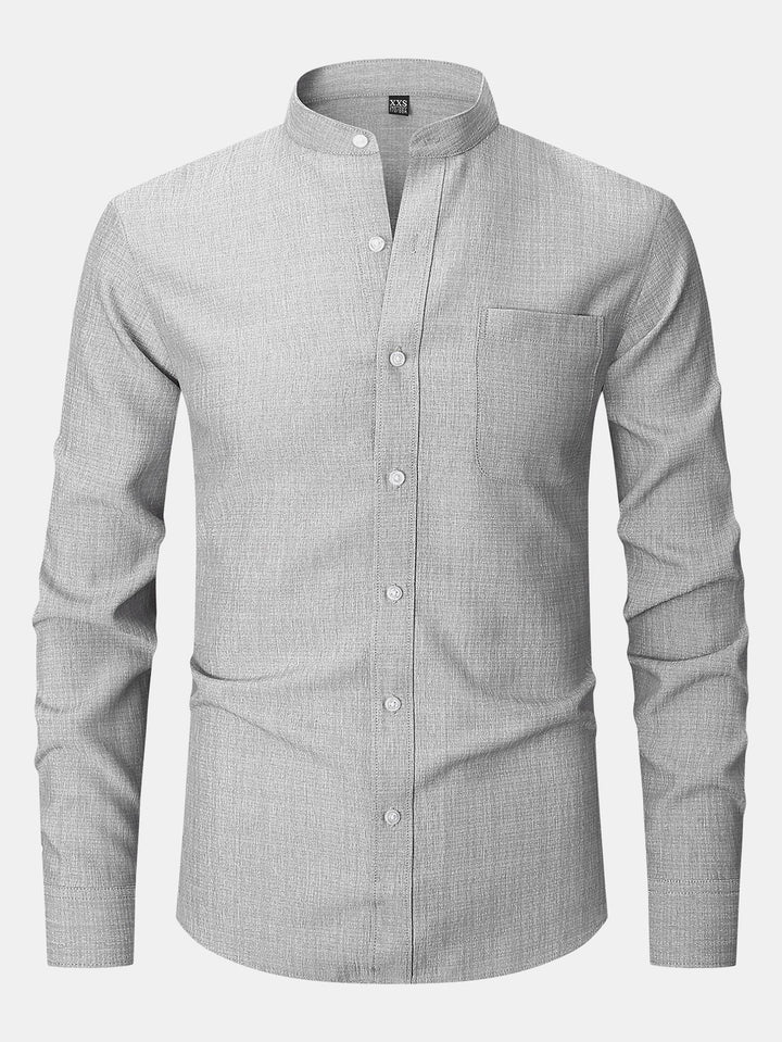 Camicia strutturata con colletto alto e maniche lunghe