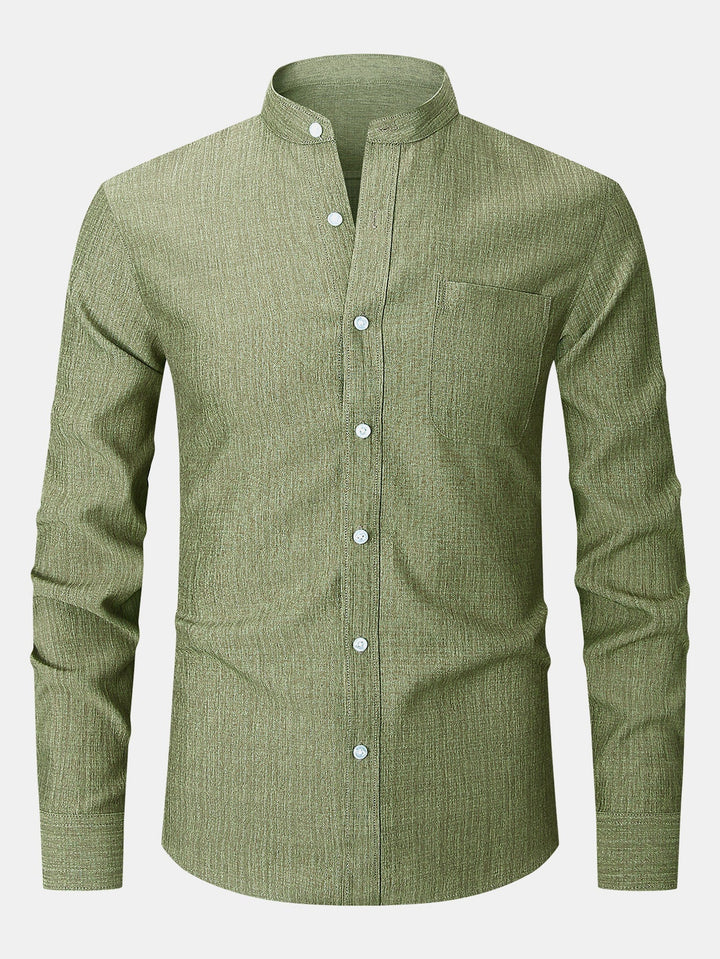 Camicia strutturata con colletto alto e maniche lunghe