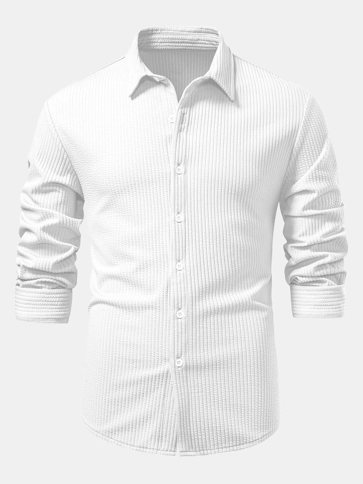 Camicia a maniche lunghe a coste, taglio muscolare, con bottoni