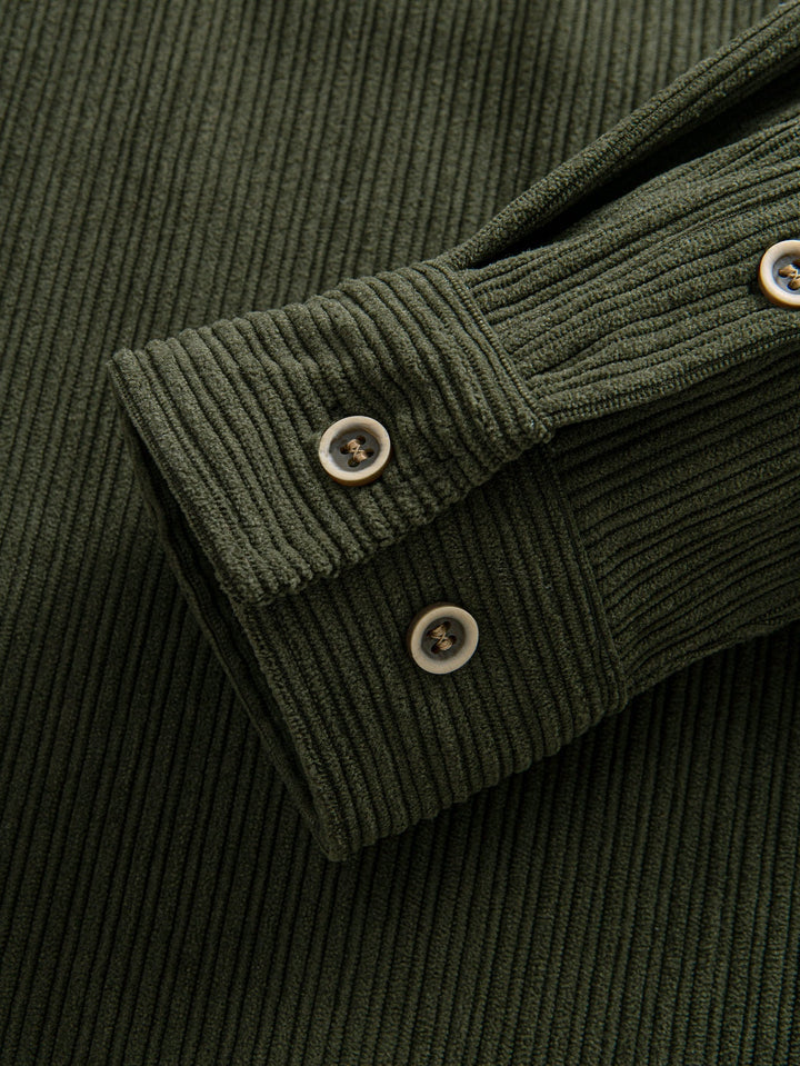 Camicia a maniche lunghe in velluto a coste con tasca e bottoni