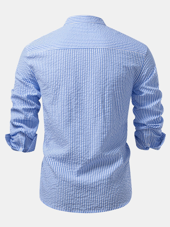 Camicia a righe in seersucker con colletto alto