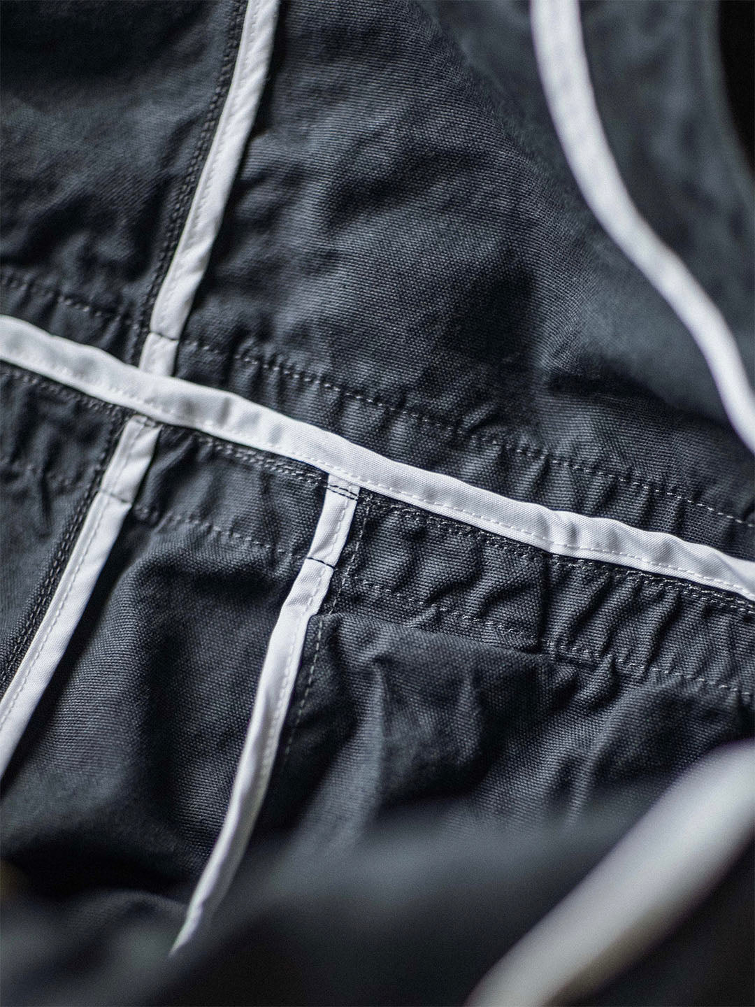 Emine™ | Salopette blu scuro robusta