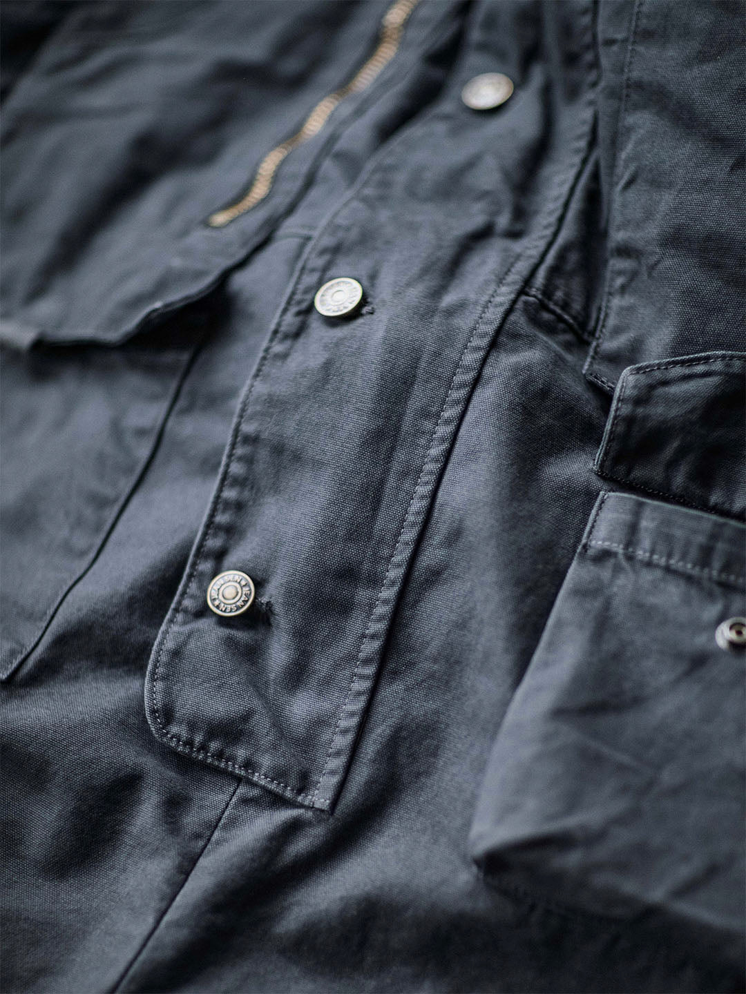 Emine™ | Salopette blu scuro robusta