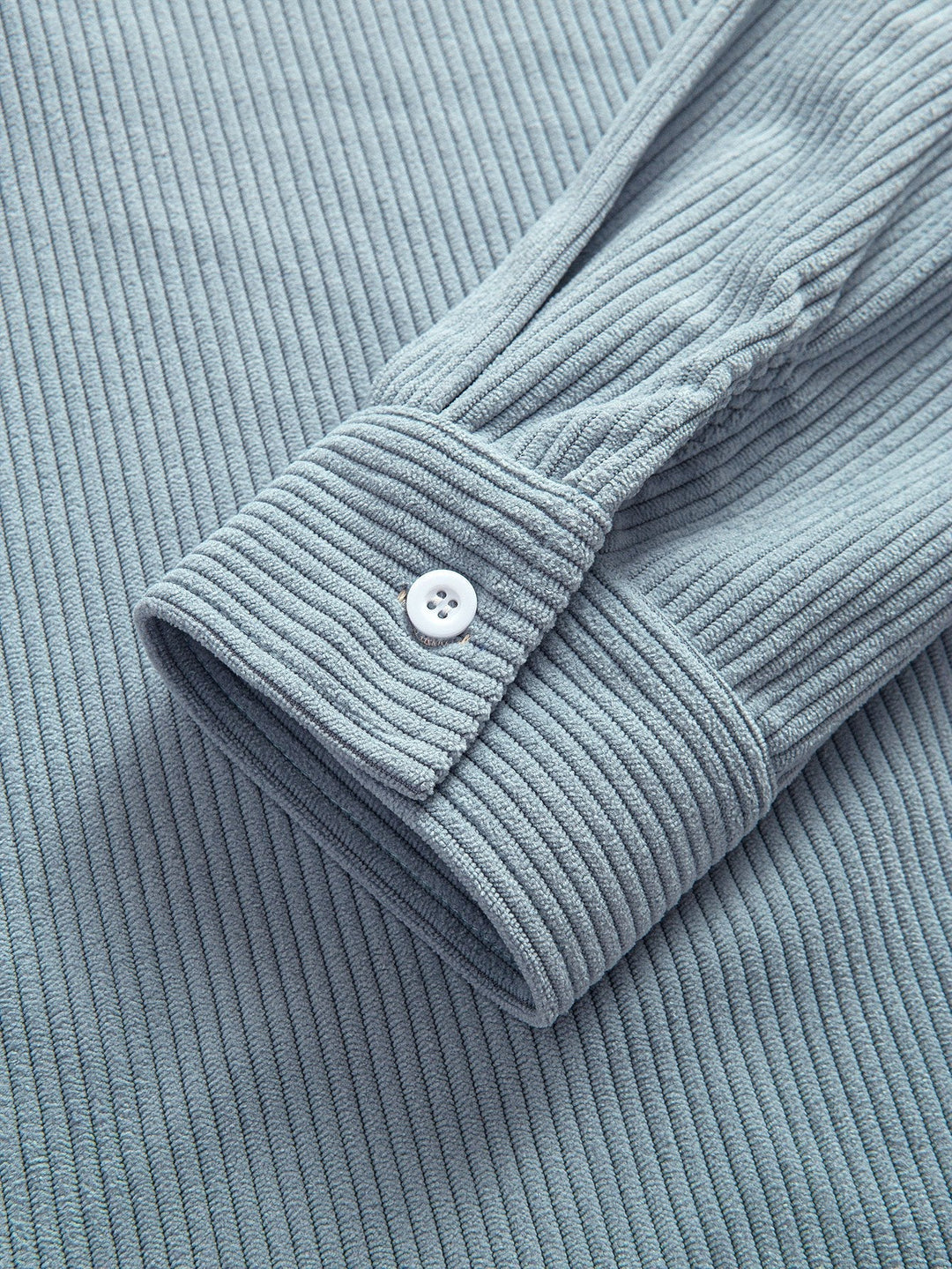 Camicia patchwork in velluto a coste e pantaloni dritti in velluto a coste